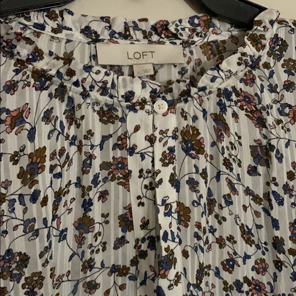 Pretty Loft Top ๐ - Picture 2 of 2